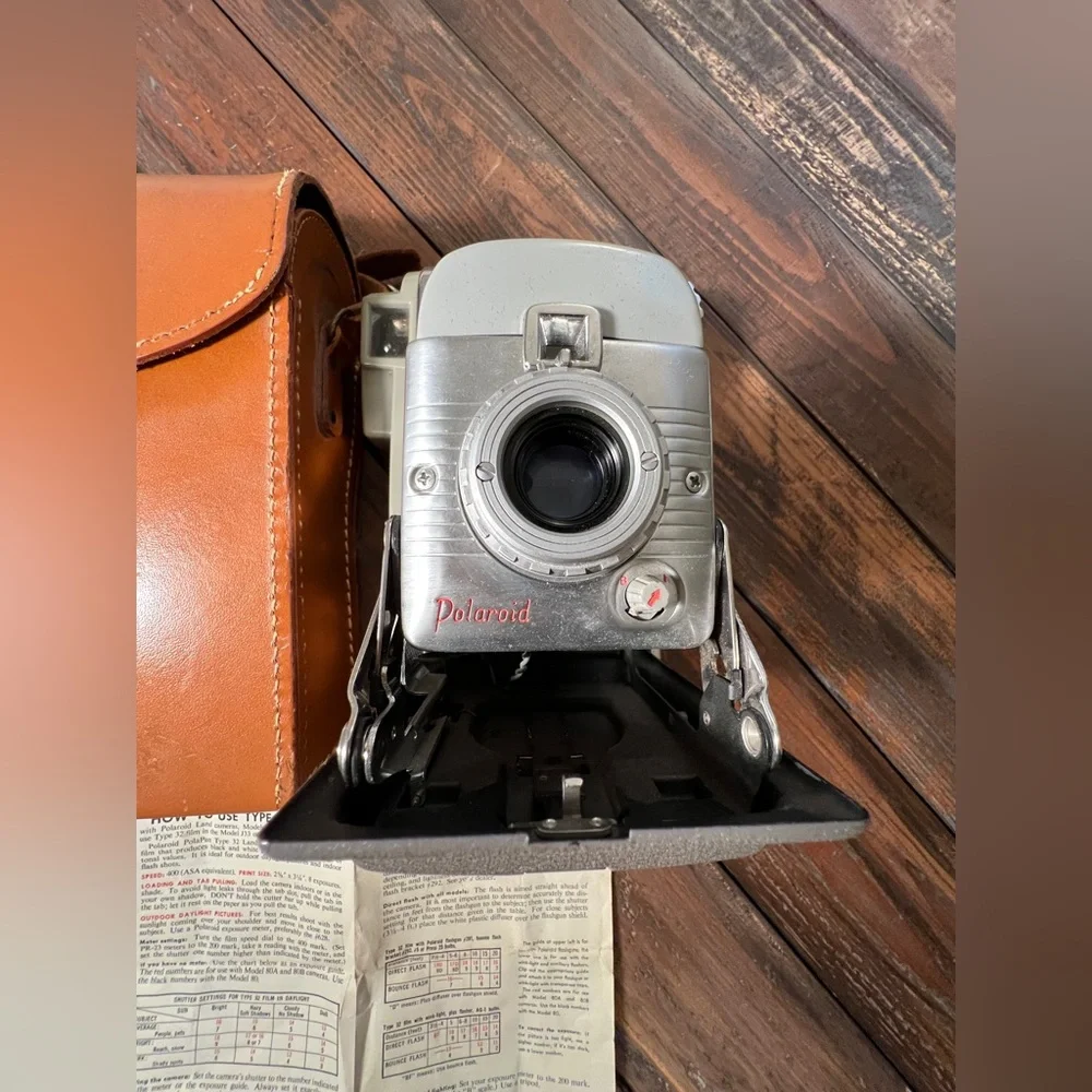 POLOROID Vintage 1950’s MODEL 80 LAND CAMERA W/ lined Genuine Leather Case/Bag